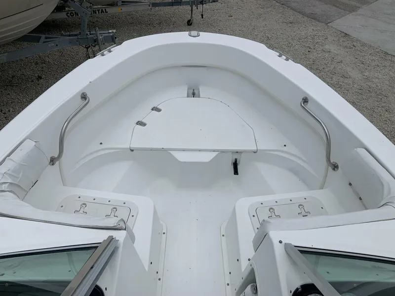 Slide: The Image of Boston Whaler 18 Ventura Bowrider 2000 - 5227549