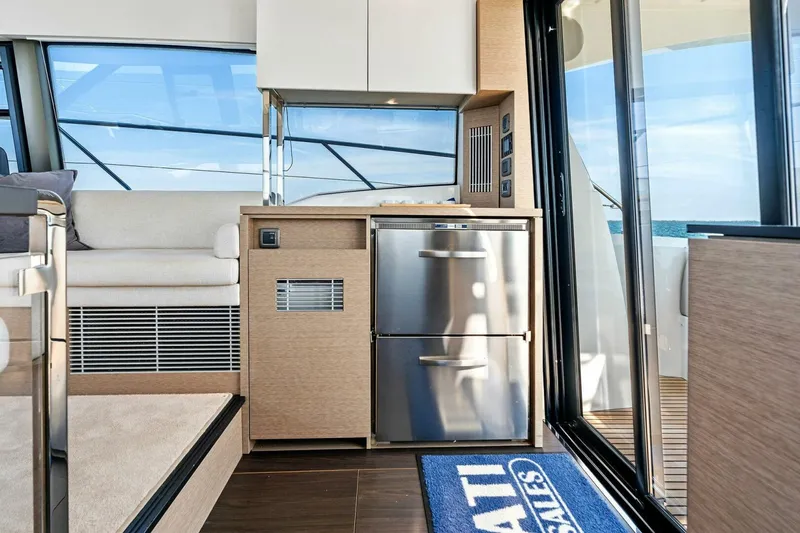 Slide: The Image of 2022 Prestige 420 Flybridge- SPIRIT LED-Galley - 5250322