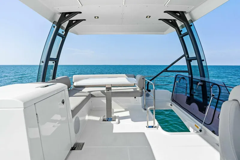 Slide: The Image of 2022 Prestige 420 Flybridge- SPIRIT LED- Flybridge - 5250350