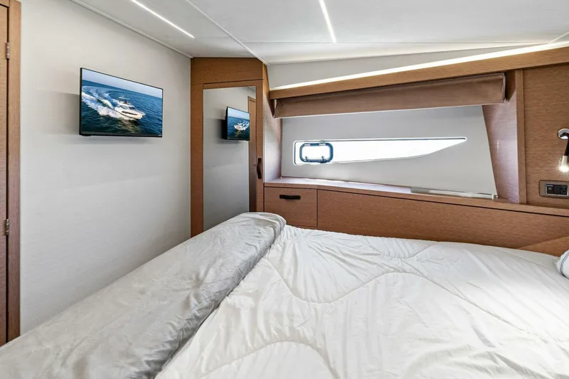 Slide: The Image of 2022 Prestige 420 Flybridge- SPIRIT LED- VIP Stateroom  - 5250265