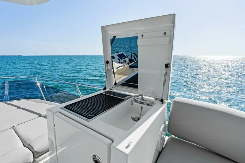 Slide: The Image of 2022 Prestige 420 Flybridge- SPIRIT LED- Flybridge Grill - 5250354