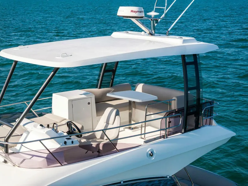 Slide: The Image of 2022 Prestige 420 Flybridge- SPIRIT LED- Flybridge  - 5259028
