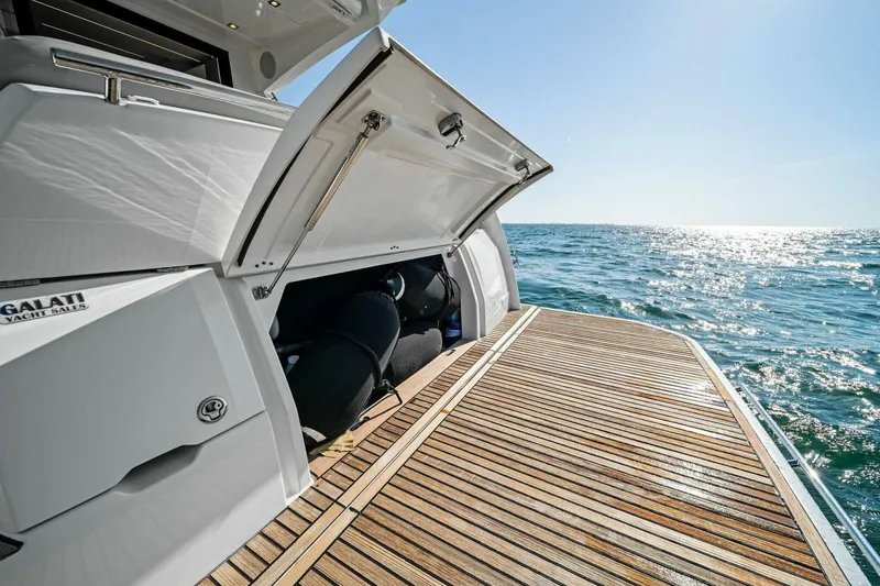 Slide: The Image of 2022 Prestige 420 Flybridge- SPIRIT LED- Storage  - 5250357
