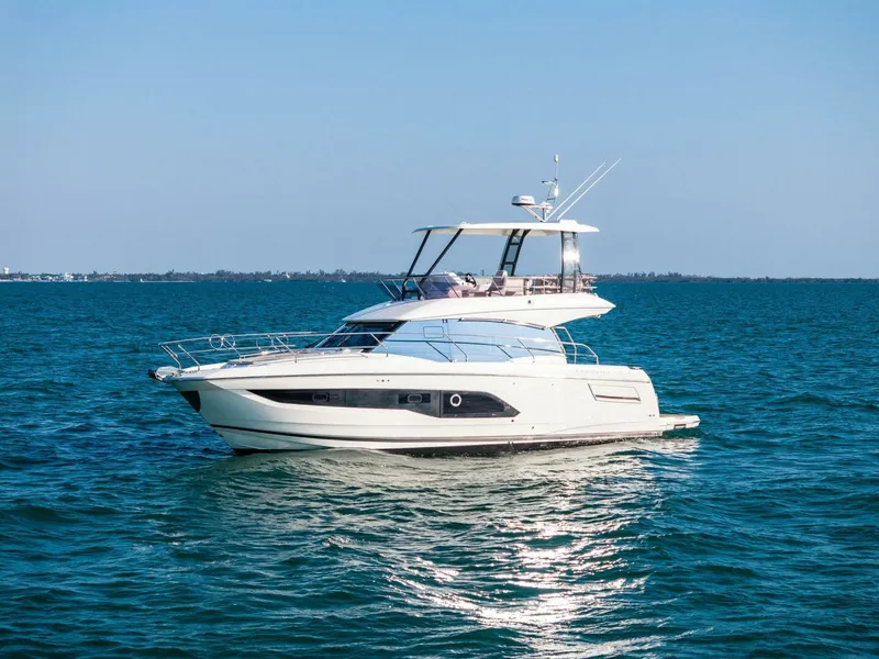 Slide: The Image of 2022 Prestige 420 Flybridge- SPIRIT LED - 5259033