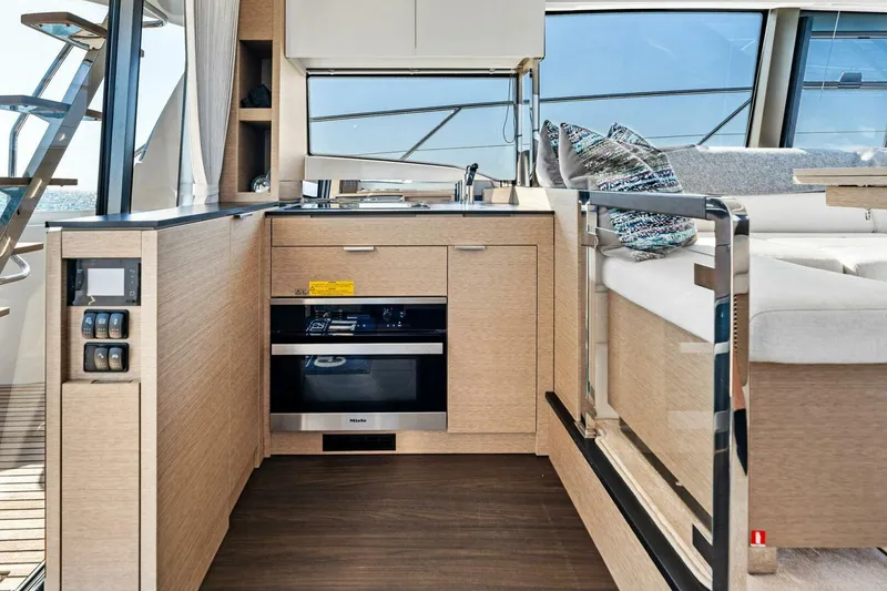 Slide: The Image of 2022 Prestige 420 Flybridge- SPIRIT LED-Galley - 5250319