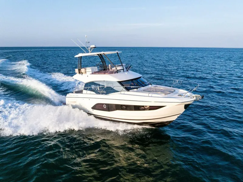 Slide: The Image of 2022 Prestige 420 Flybridge- SPIRIT LED - 5259043