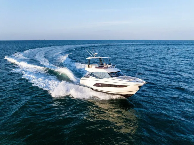 Slide: The Image of 2022 Prestige 420 Flybridge- SPIRIT LED - 5259042