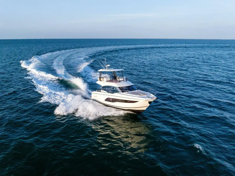 Slide: The Image of 2022 Prestige 420 Flybridge- SPIRIT LED - 5259041