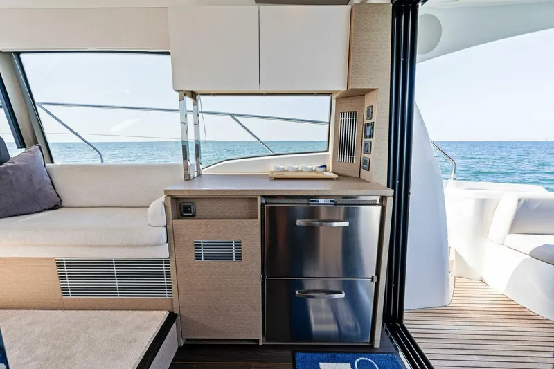 Slide: The Image of 2022 Prestige 420 Flybridge- SPIRIT LED-Galley - 5250339