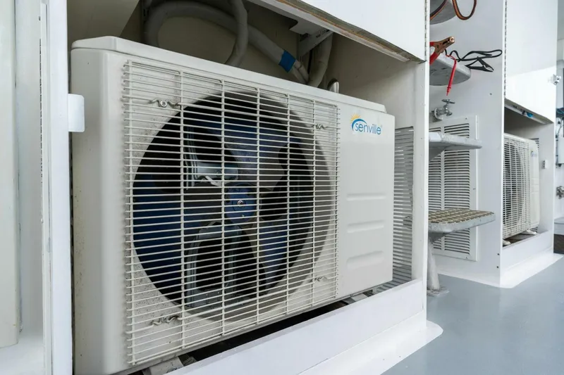 Slide: The Image of Pedigree Cat 525 Power Cat 2005 - 5228027