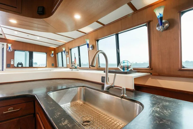 Slide: The Image of Pedigree Cat 525 Power Cat 2005 - 5227927