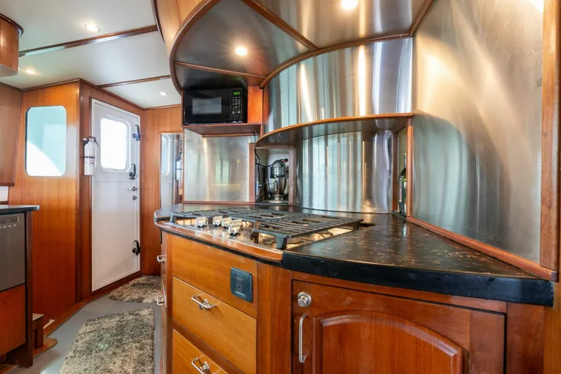 Slide: The Image of Pedigree Cat 525 Power Cat 2005 - 5227929