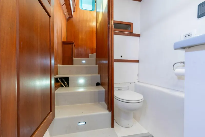 Slide: The Image of Pedigree Cat 525 Power Cat 2005 - 5227934