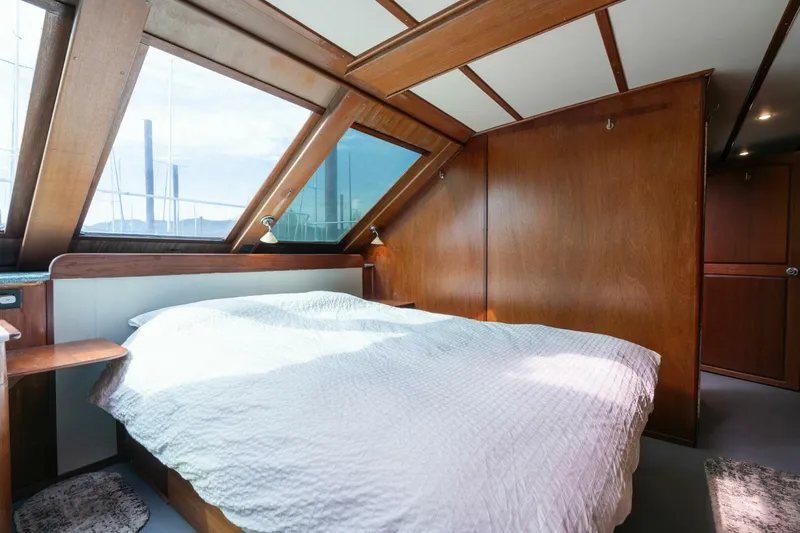 Slide: The Image of Pedigree Cat 525 Power Cat 2005 - 5227950