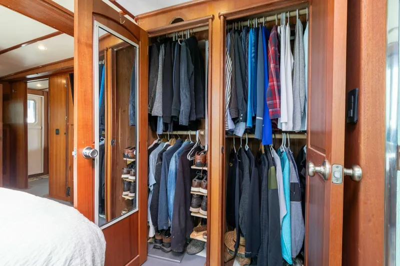 Slide: The Image of Pedigree Cat 525 Power Cat 2005 - 5227953