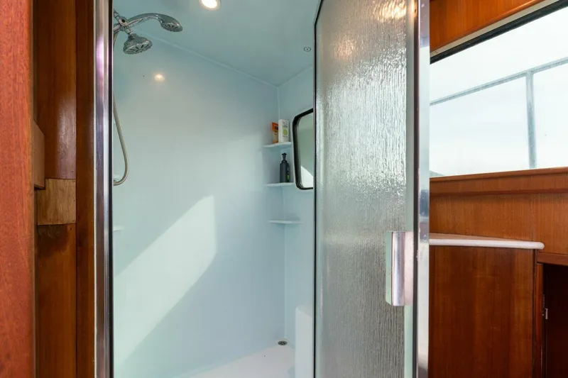 Slide: The Image of Pedigree Cat 525 Power Cat 2005 - 5227956