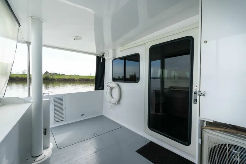 Slide: The Image of Pedigree Cat 525 Power Cat 2005 - 5227915