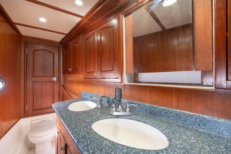 Slide: The Image of Pedigree Cat 525 Power Cat 2005 - 5227961