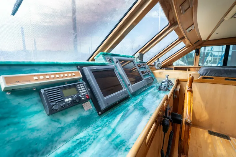 Slide: The Image of Pedigree Cat 525 Power Cat 2005 - 5227977