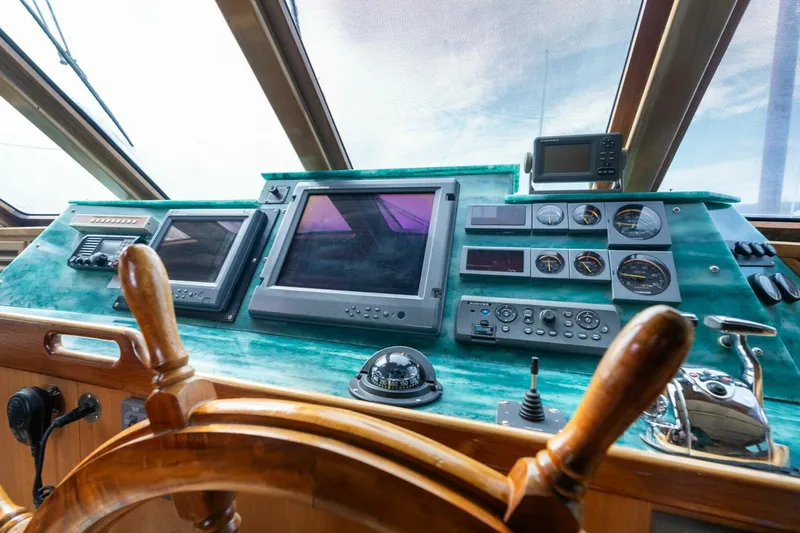 Slide: The Image of Pedigree Cat 525 Power Cat 2005 - 5227979