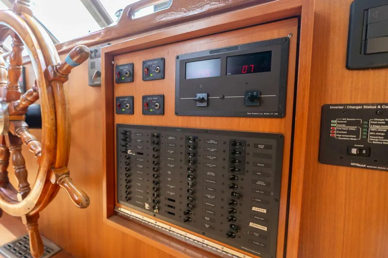 Slide: The Image of Pedigree Cat 525 Power Cat 2005 - 5227981