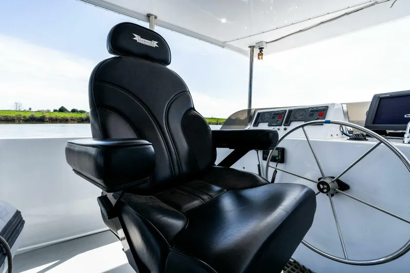 Slide: The Image of Pedigree Cat 525 Power Cat 2005 - 5227992