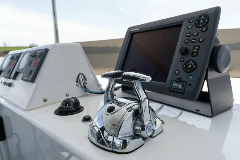 Slide: The Image of Pedigree Cat 525 Power Cat 2005 - 5227994