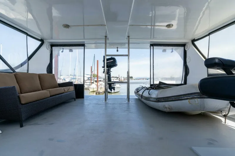 Slide: The Image of Pedigree Cat 525 Power Cat 2005 - 5227997