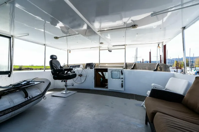 Slide: The Image of Pedigree Cat 525 Power Cat 2005 - 5227998