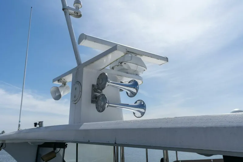 Slide: The Image of Pedigree Cat 525 Power Cat 2005 - 5228001