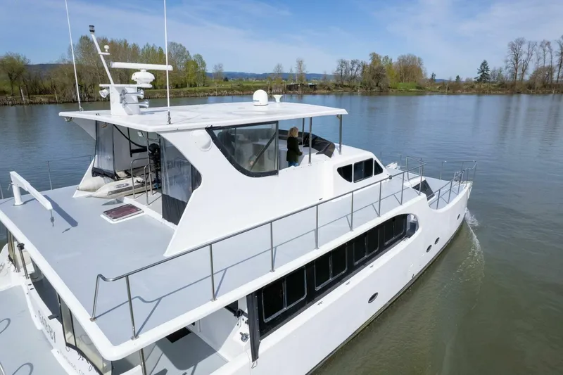 Slide: The Image of Pedigree Cat 525 Power Cat 2005 - 5228002