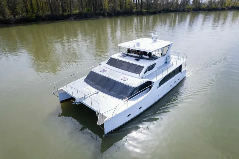 Slide: The Image of Pedigree Cat 525 Power Cat 2005 - 5228005