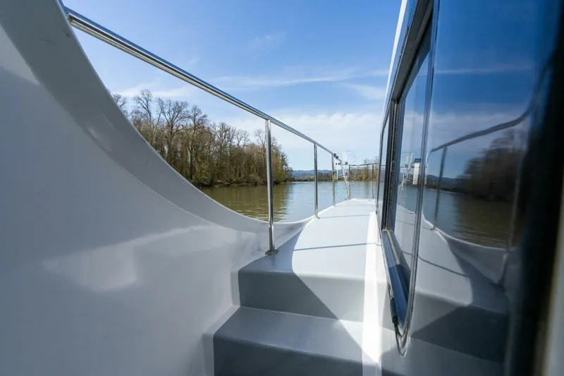 Slide: The Image of Pedigree Cat 525 Power Cat 2005 - 5228009