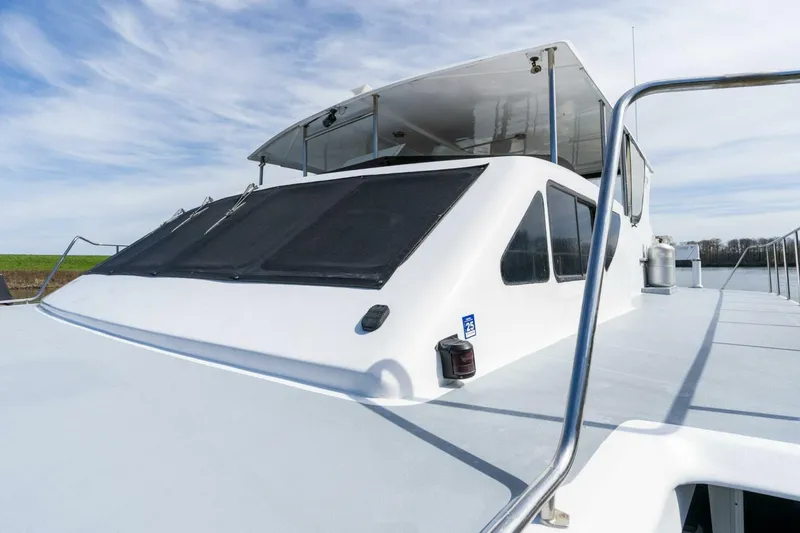 Slide: The Image of Pedigree Cat 525 Power Cat 2005 - 5228013