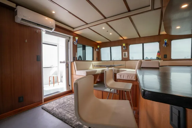 Slide: The Image of Pedigree Cat 525 Power Cat 2005 - 5227920