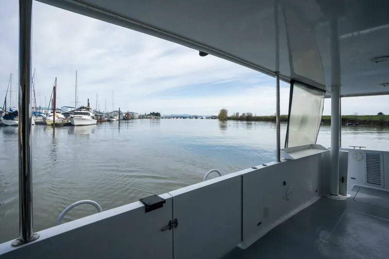 Slide: The Image of Pedigree Cat 525 Power Cat 2005 - 5228024