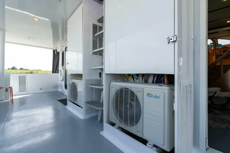 Slide: The Image of Pedigree Cat 525 Power Cat 2005 - 5228026