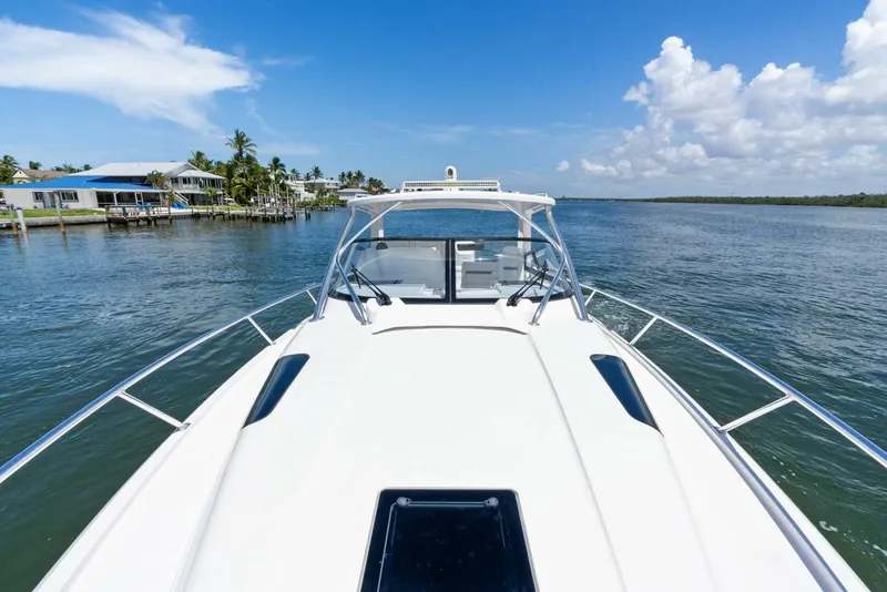 Slide: The Image of Intrepid 438 Evolution 2022 - 5397594