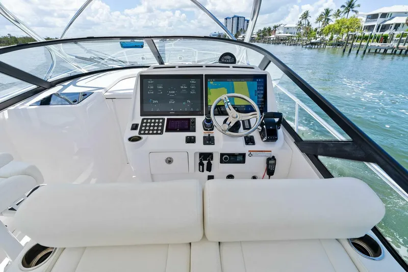 Slide: The Image of Intrepid 438 Evolution 2022 - 5397613