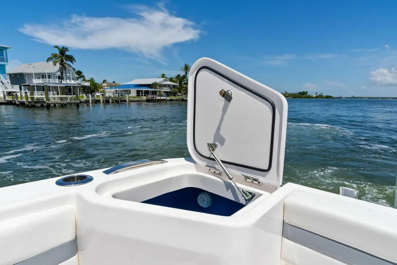 Slide: The Image of Intrepid 438 Evolution 2022 - 5397616