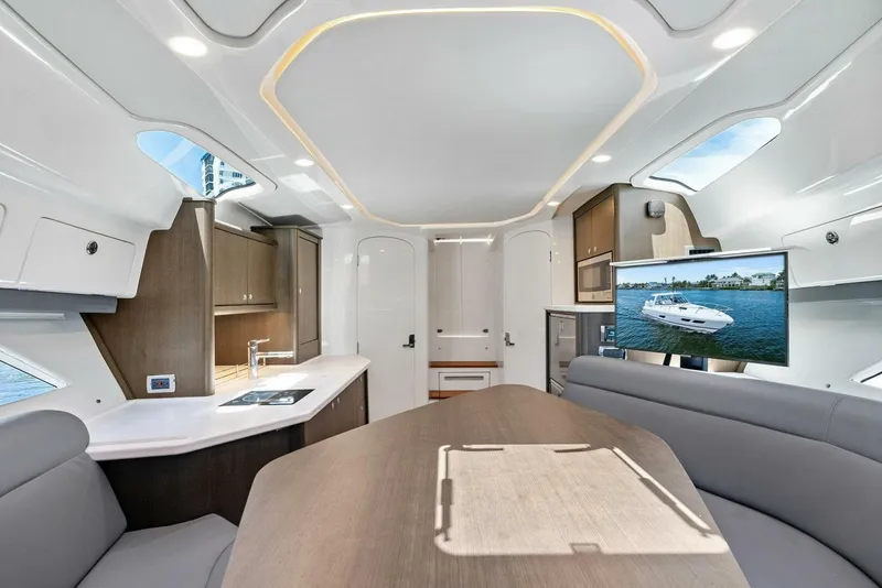 Slide: The Image of Intrepid 438 Evolution 2022 - 5397633