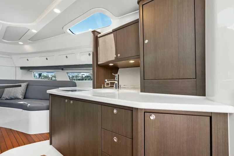 Slide: The Image of Intrepid 438 Evolution 2022 - 5397627