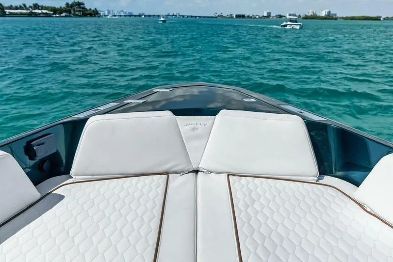 Slide: The Image of Wally Wallytender 43X 2023 - 5237237