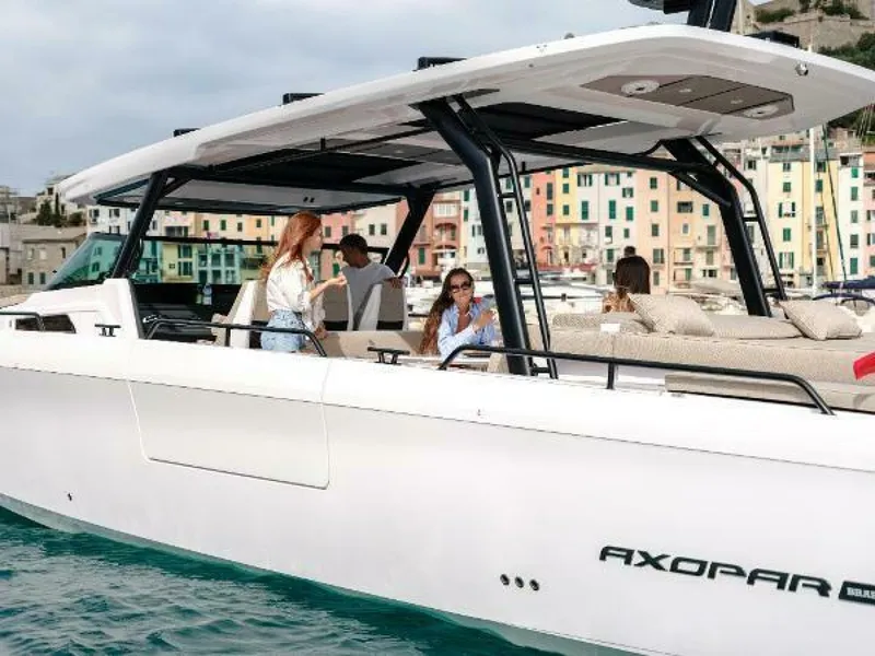 Slide: The Image of Axopar Sun Top 2025 - 5229943