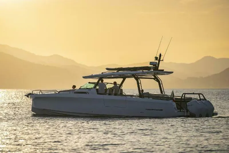 Slide: The Image of Axopar Sun Top 2025 - 5229927