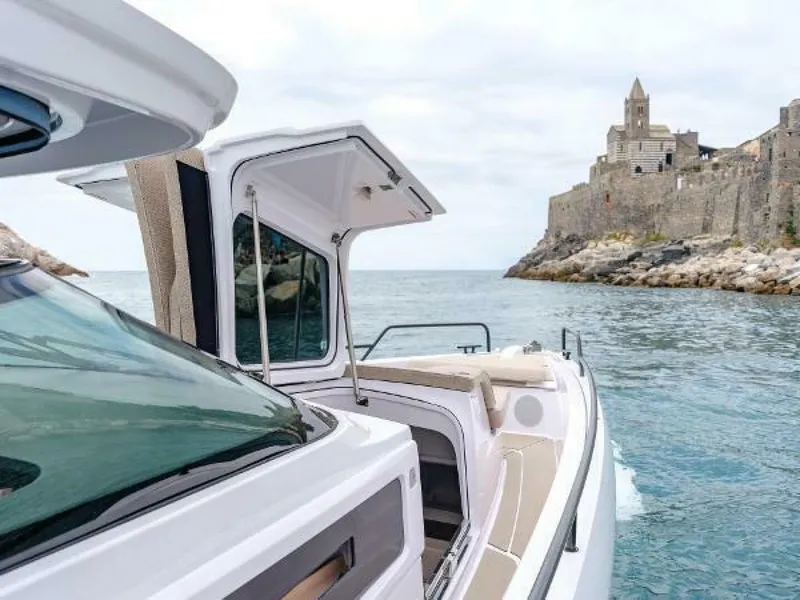 Slide: The Image of Axopar Sun Top 2025 - 5229945