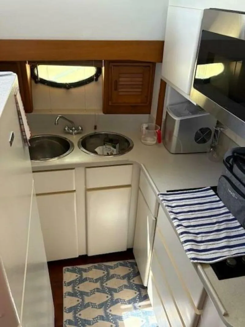 Slide: The Image of Carver Californian 1990 - 5230823