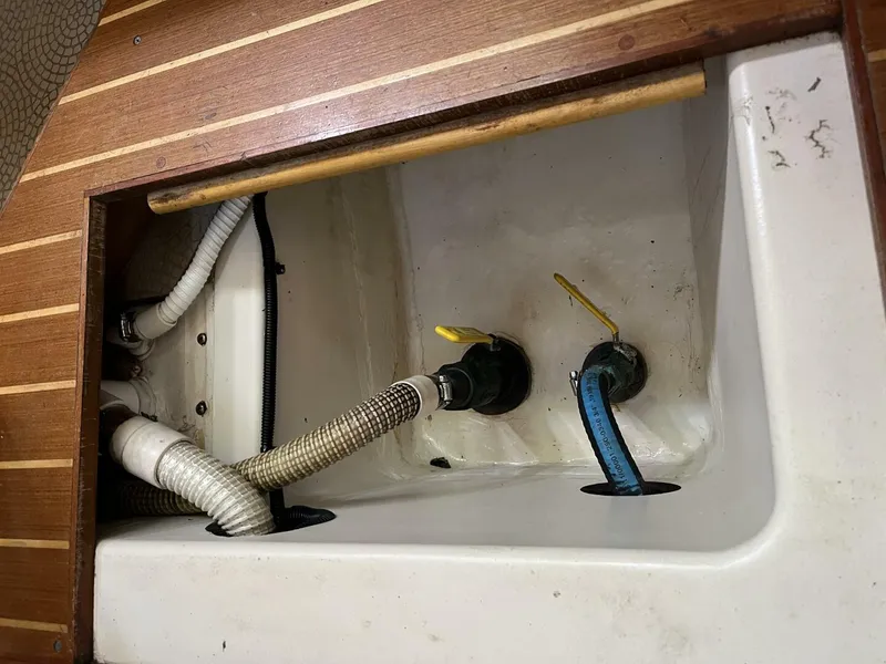 Slide: The Image of Hunter Passage 450 1999 - 5288443