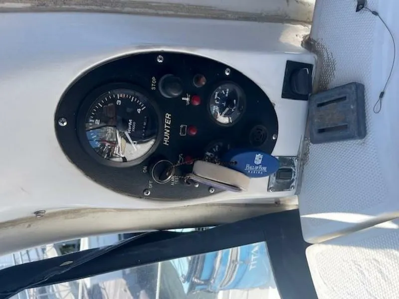 Slide: The Image of Hunter Passage 450 1999 - 5230778