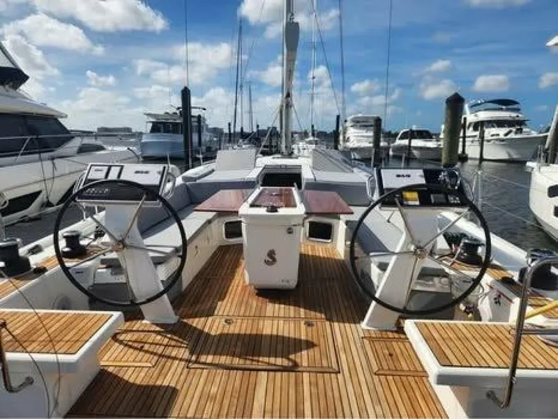 Slide: The Image of BO51.1_Stern_CloseUp - 5231057